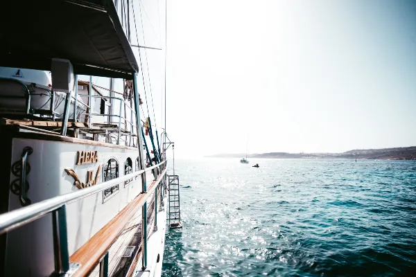 Hera Cruises Image 4