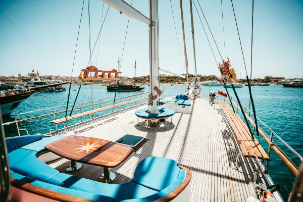 Hera Cruises Image 5