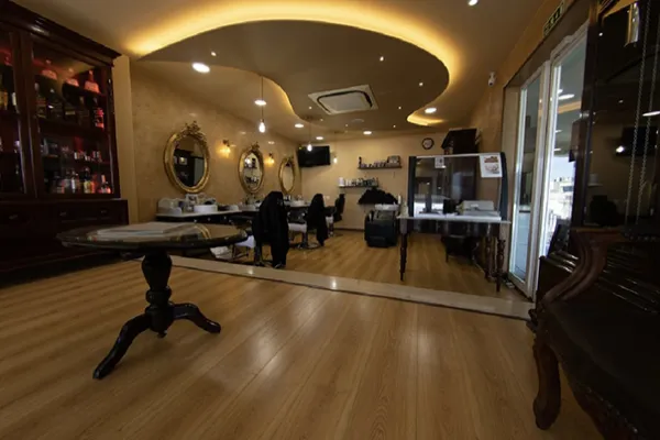 Whiskey Barber Image 3