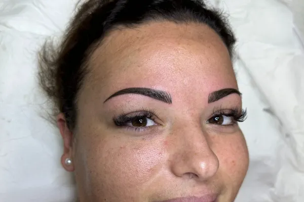 TB make up artist Image 4
