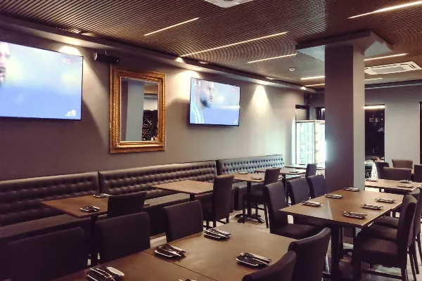 Mingles - Lounge & Bistro