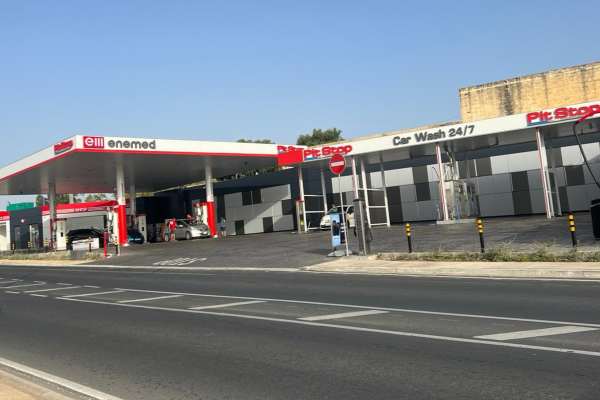 Pitstop Service Complex Image 4