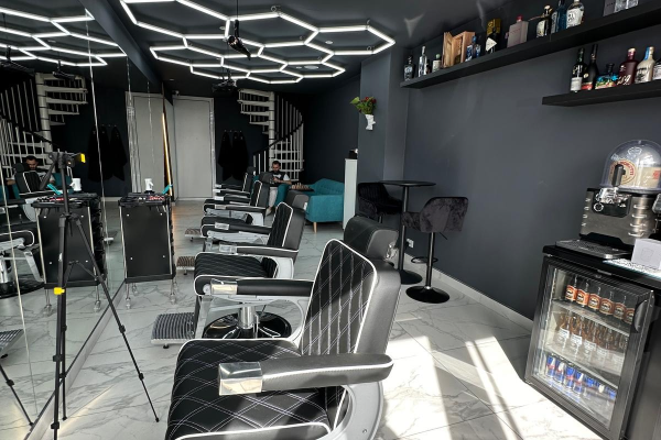 Plan B Barbershop Image 5