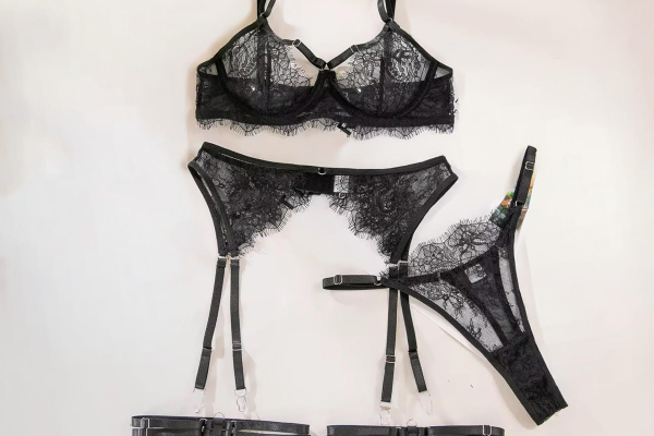Limoni Lingerie Image 1