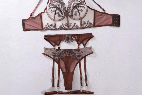 Limoni Lingerie Image 4